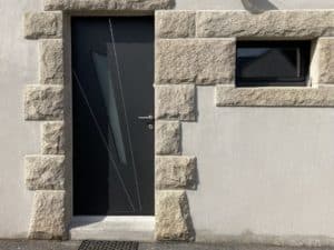 Porte dentree et fenetre Plonevez Porzay - Accueil - Quimper Brest