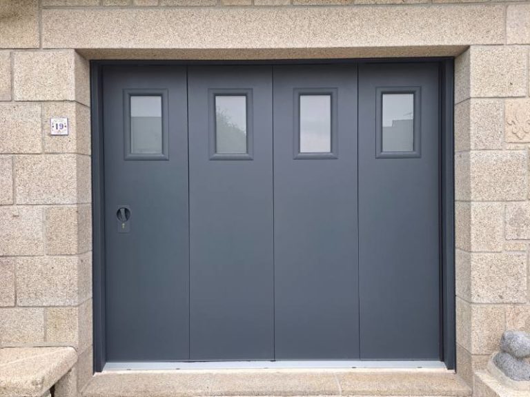 Porte de garage hublot Beg Meilh - Pose de fenêtre à Châteaulin - Quimper Brest
